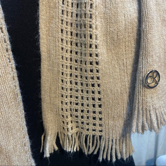 Calvin Klein Knitted Scarf For Women Cream Soft Fringe - Picture 2 of 3